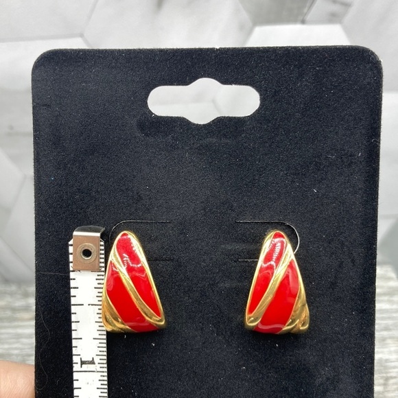 EUC MONET Vintage signed red enamel and gold tone pierced earrings. - Picture 10 of 11